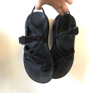 Women’s classic black chacos sandals!